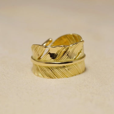 Flight feather Ring 02／K18