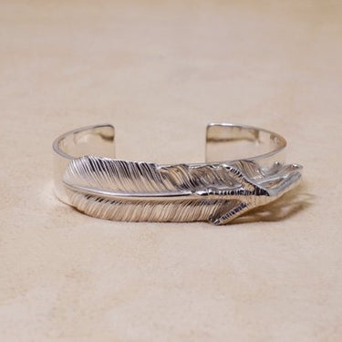 eagle claw/ bangle