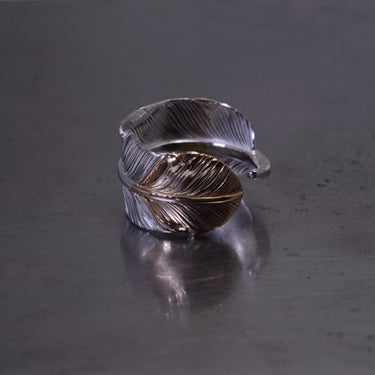 K18 pink gold top middle size feather ring／right